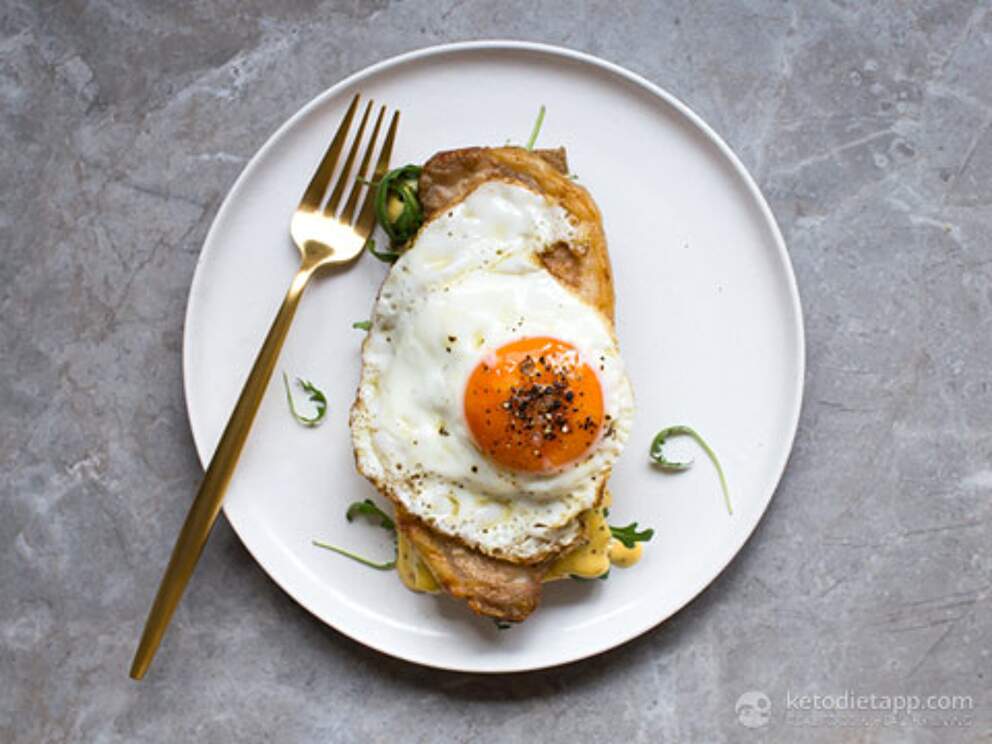LowCarb Bacon & Egg Sandwich KetoDiet Blog