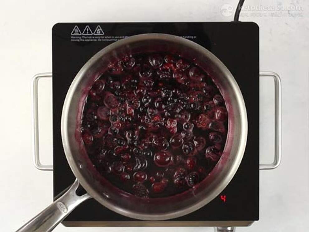 LowCarb Mulled Wine Berry Jam KetoDiet Blog