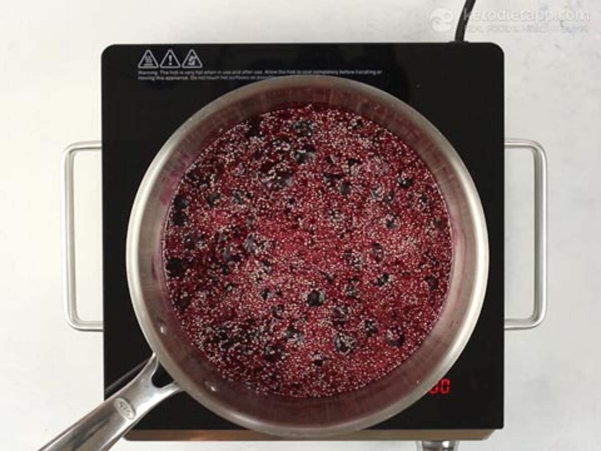 LowCarb Mulled Wine Berry Jam KetoDiet Blog