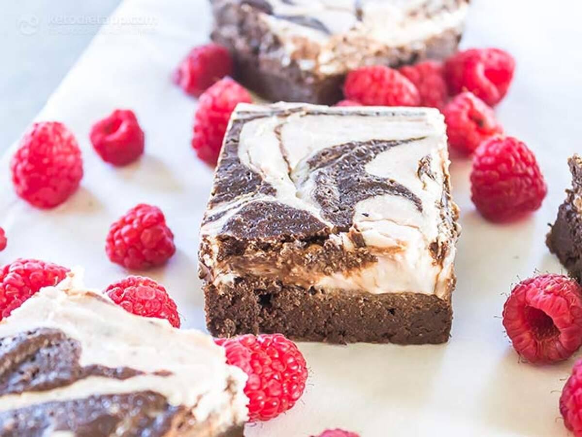 Raspberry Cheesecake Keto Brownies | KetoDiet Blog