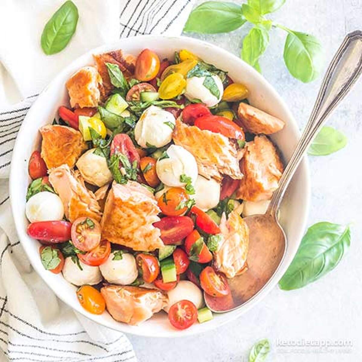 Crispy Salmon Caprese Salad | KetoDiet Blog