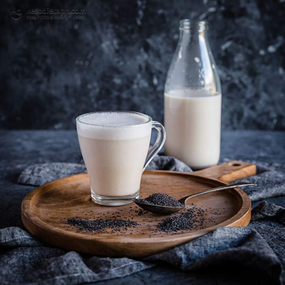Easy Homemade Poppy Seed Milk KetoDiet Blog