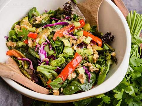 Superfood Low-Carb Veggie Salad Bowl | KetoDiet Blog