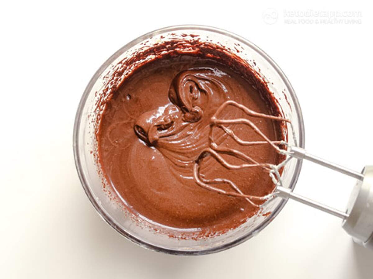 Low-Carb French Chocolate Silk Pie | KetoDiet Blog