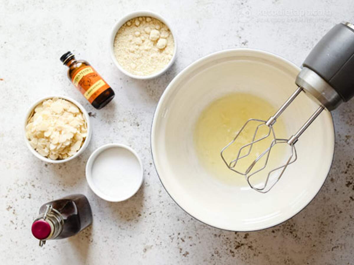 Chewy Low-Carb Almond Cookies | KetoDiet Blog