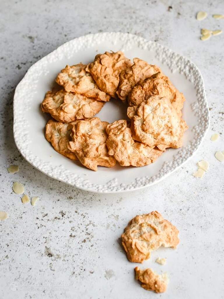 Chewy Low-Carb Almond Cookies | KetoDiet Blog