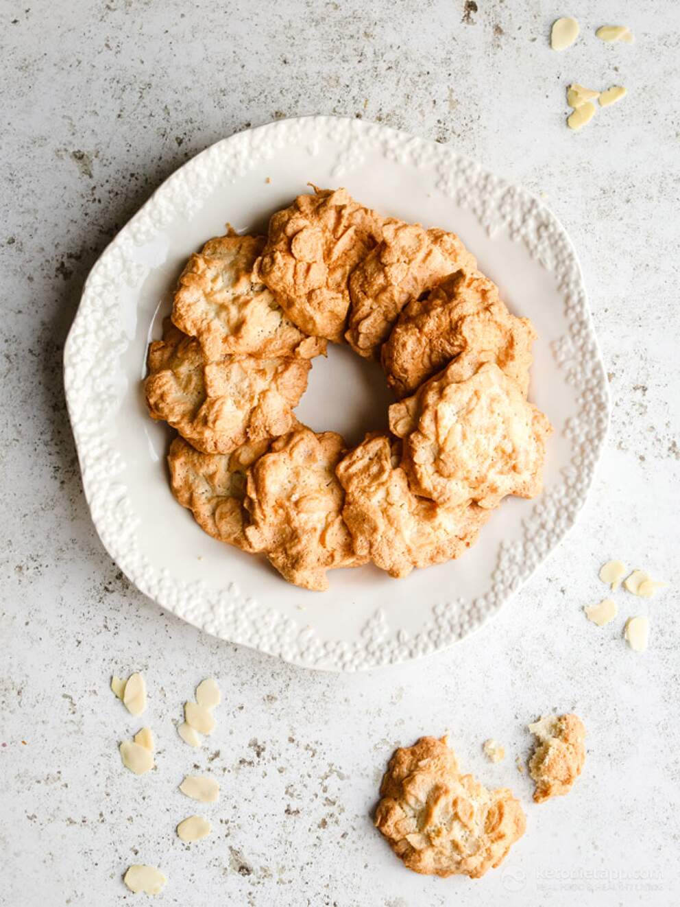 Chewy Low-Carb Almond Cookies | KetoDiet Blog
