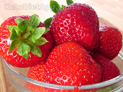 Strawberry & Rhubarb Smoothie Low-Carb Strawberry & Rhubarb Pie Smoothie