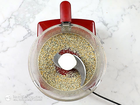 Crispy Multiseed Keto Crackers