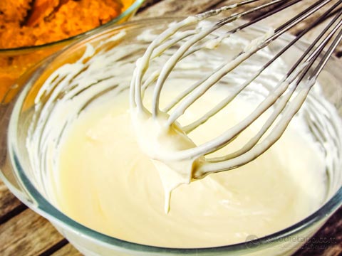 Low-Carb Pumpkin & Orange Cheesecake Bread