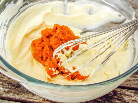 Low-Carb Pumpkin & Orange Cheesecake Bread