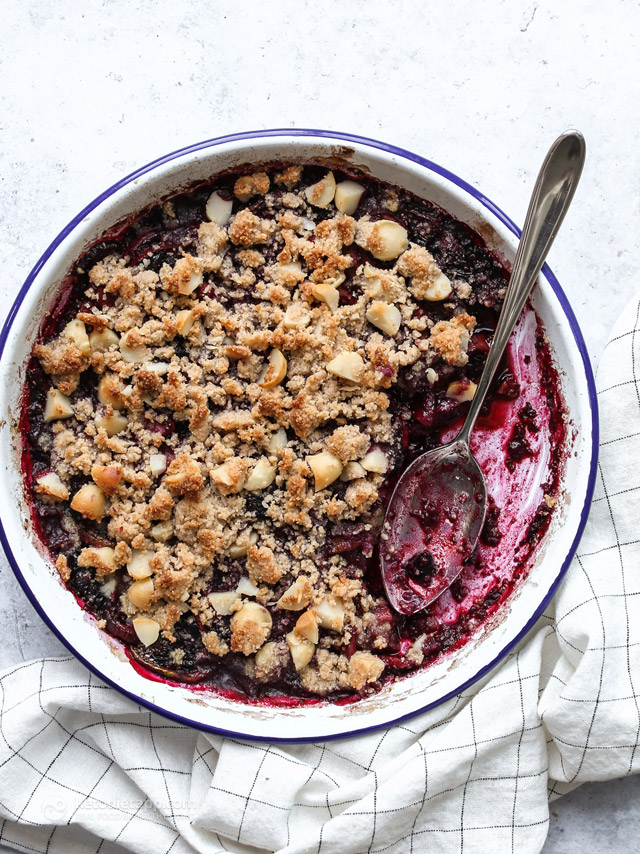 Low-Carb Blackcurrant & Apple Crumble