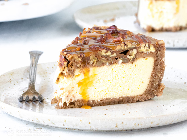 Low-Carb Pecan Pie Cheesecake