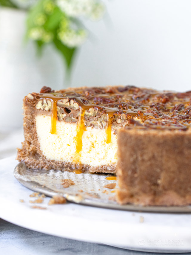 Low-Carb Pecan Pie Cheesecake