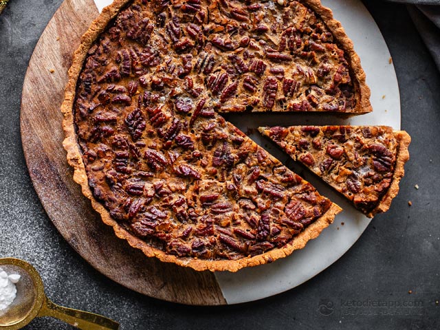 Low-Carb Pecan Pie Cheesecake