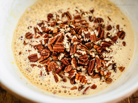 Low-Carb Rum Pecan Pie